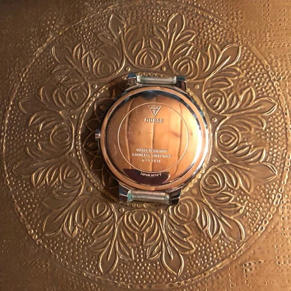 GUESS PAISLEY WATCH face - Picture 3 of 6